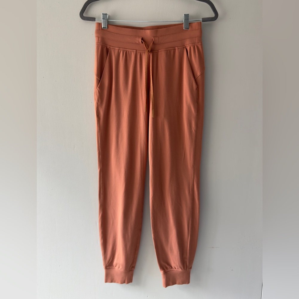 Lululemon “ready to rulu” high-rise joggers